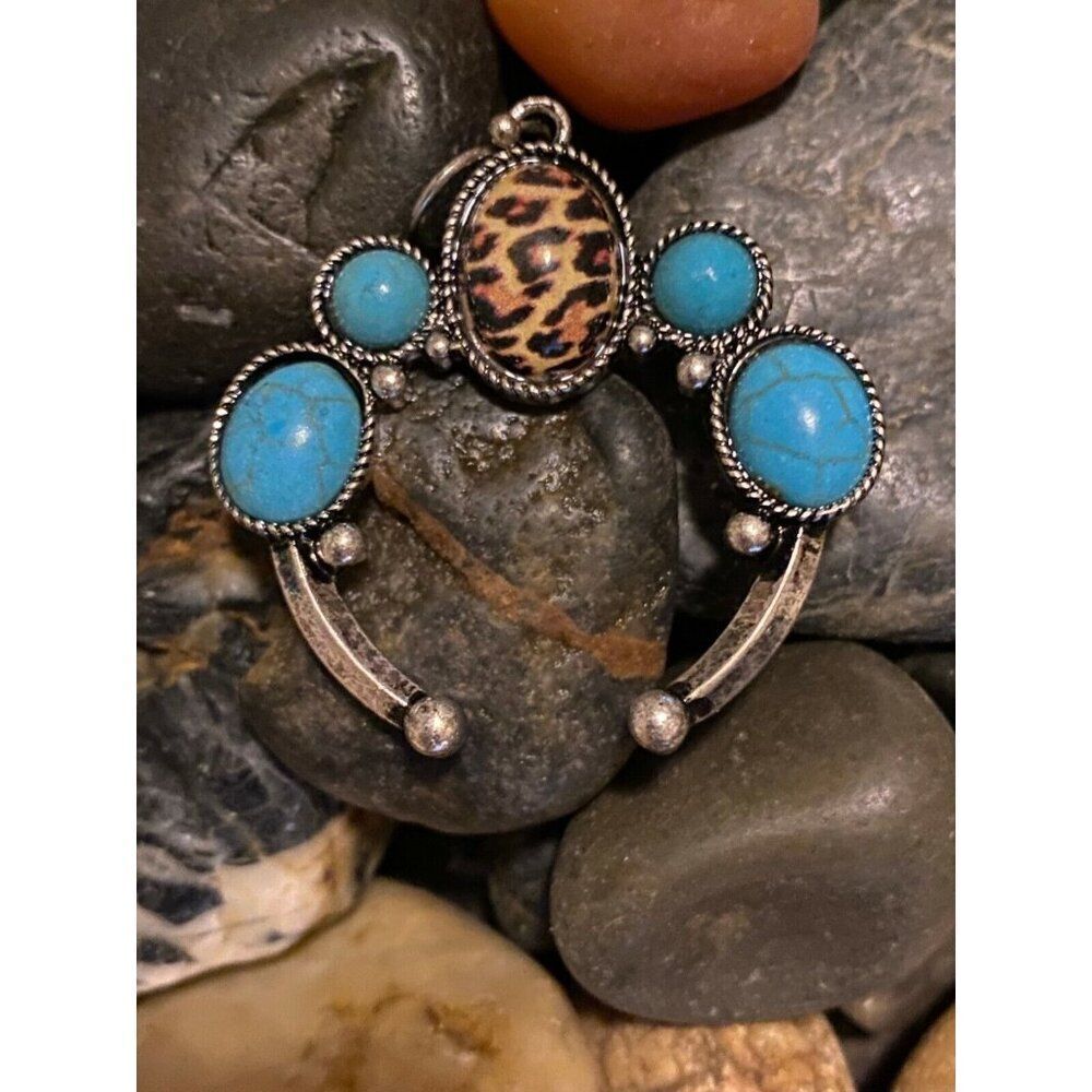 Tribal Horseshoe Leopard Cabochon Turquoise Charms Wire Earrings Southwestern - Picture 3 of 8